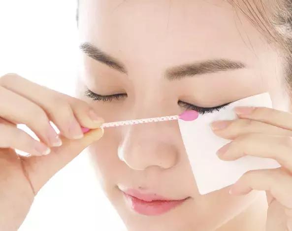 不卸妆会完蛋吗,一晚上不卸妆前后对比