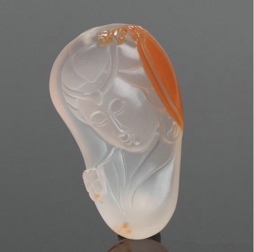 飘花翡翠，为啥常与冰飘南红PK？