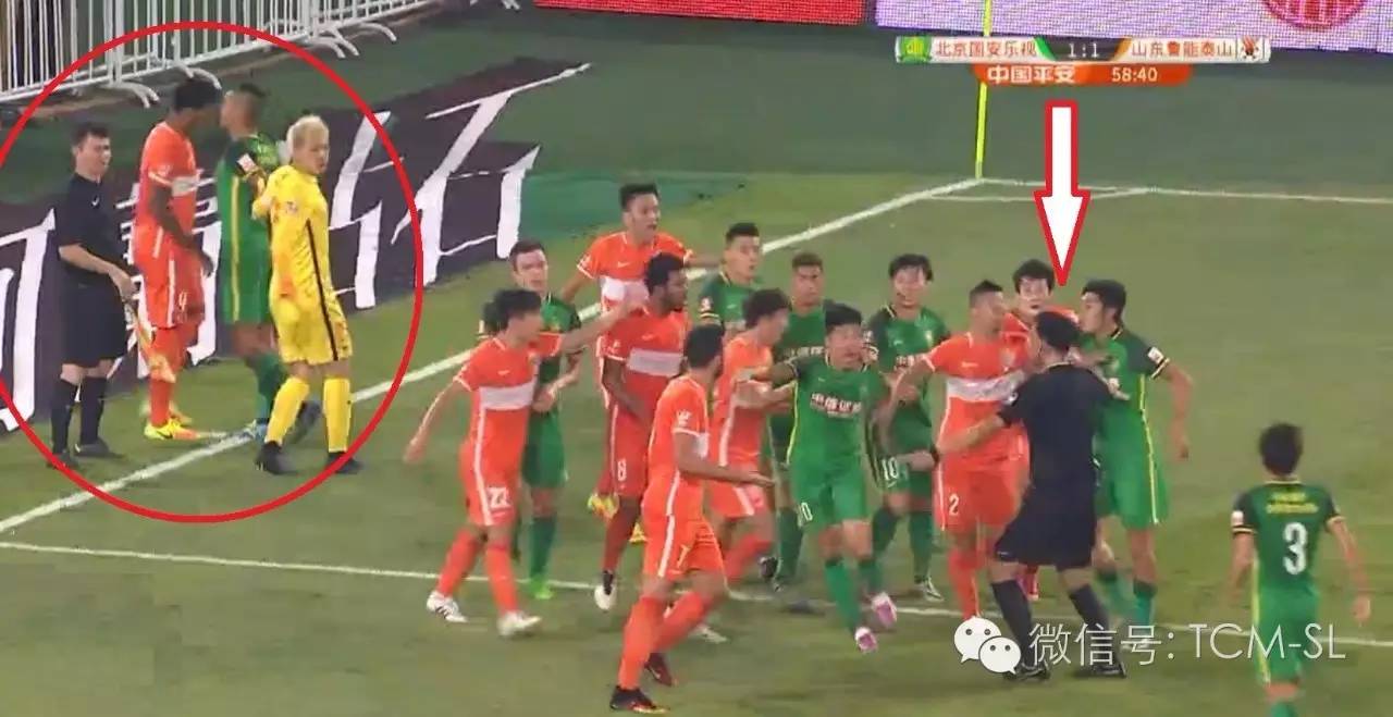 主裁判怎么和球员沟通,球员冲突裁判为什么不会阻止