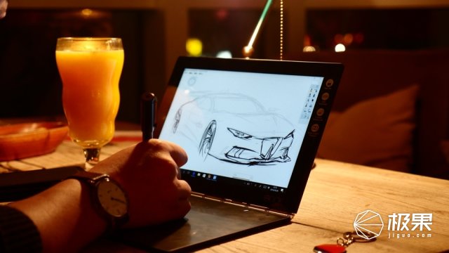 联想把30多年的笔记本键盘颠覆了,取消按键还能在上面画画