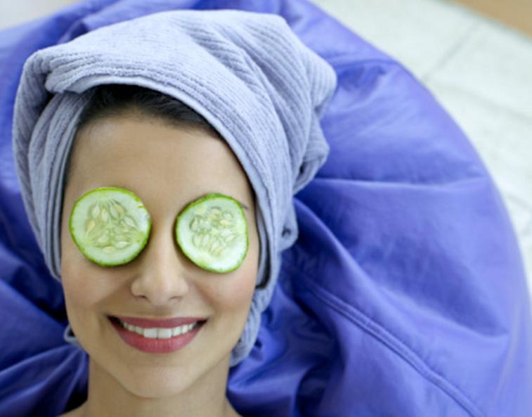 如何慢慢的让黑眼圈消失,4个简单方法轻松告别黑眼圈