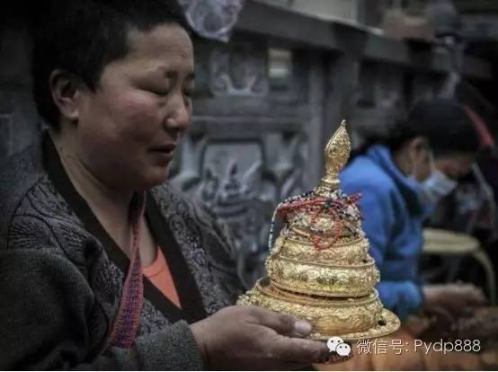 放量下跌量价背离意味什么,死亡成交量的意思