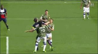 足球搞笑集锦gif,盘点足球那些不可超越的画面