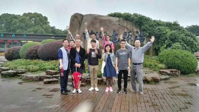 像水滴融入大海：“知青二代”在迪信通的11年