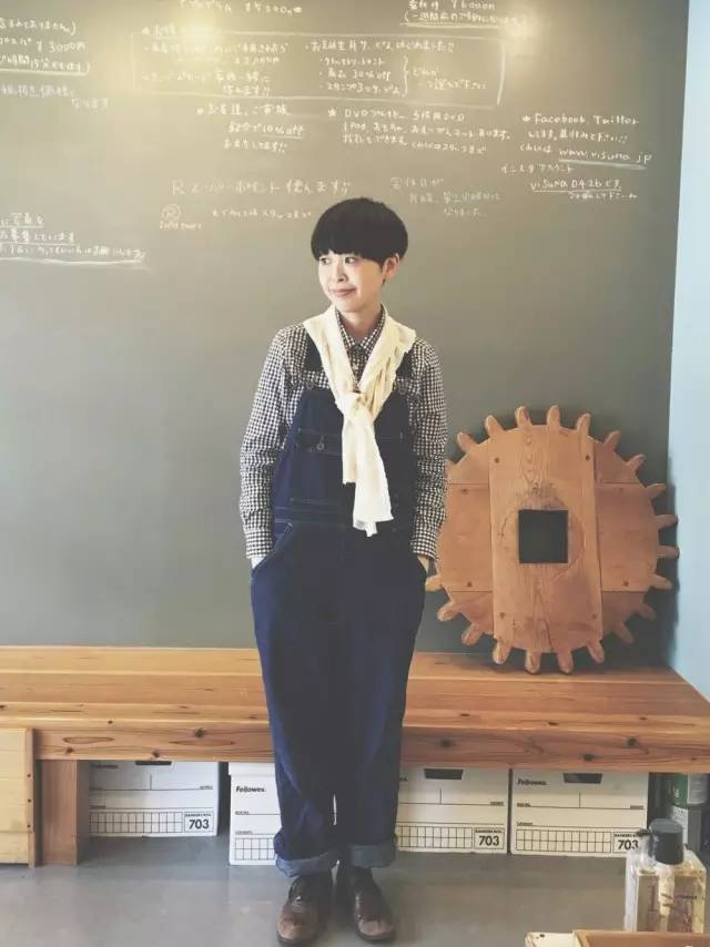 韩系休闲风简约好驾驭的早春穿搭,韩系风街拍穿搭