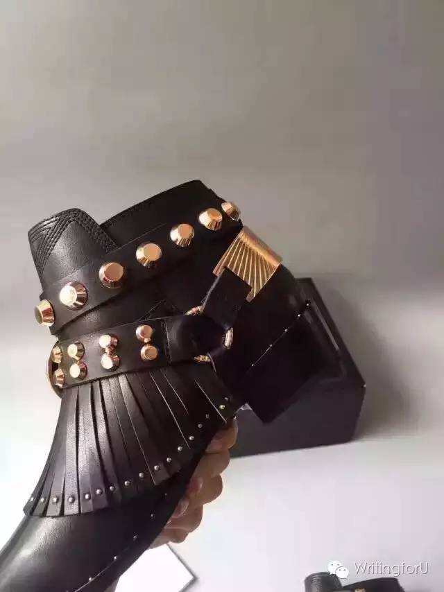 闹，你们要的靴子来了