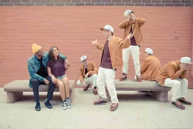 这些潮牌你认识吗街头采访,美国流行十大潮牌