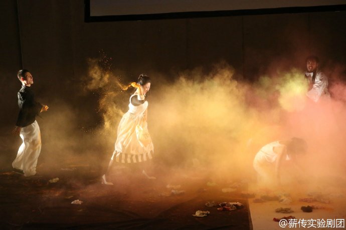 《群鬼2.0》导演王翀：我们的眼界仍旧滞后于世界戏剧30年