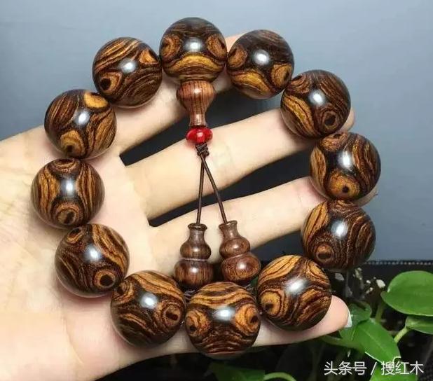 为什么海南黄花梨佩戴会发黑,海南黄花梨黑了怎么办