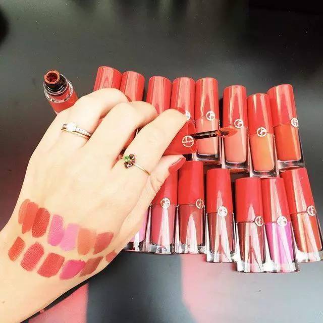 阿玛尼家的小胖丁上市啦！18个色号都美哭我~