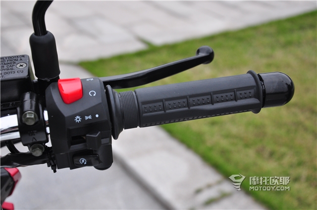 力帆kps150和kpt150区别,力帆kps150和春风150