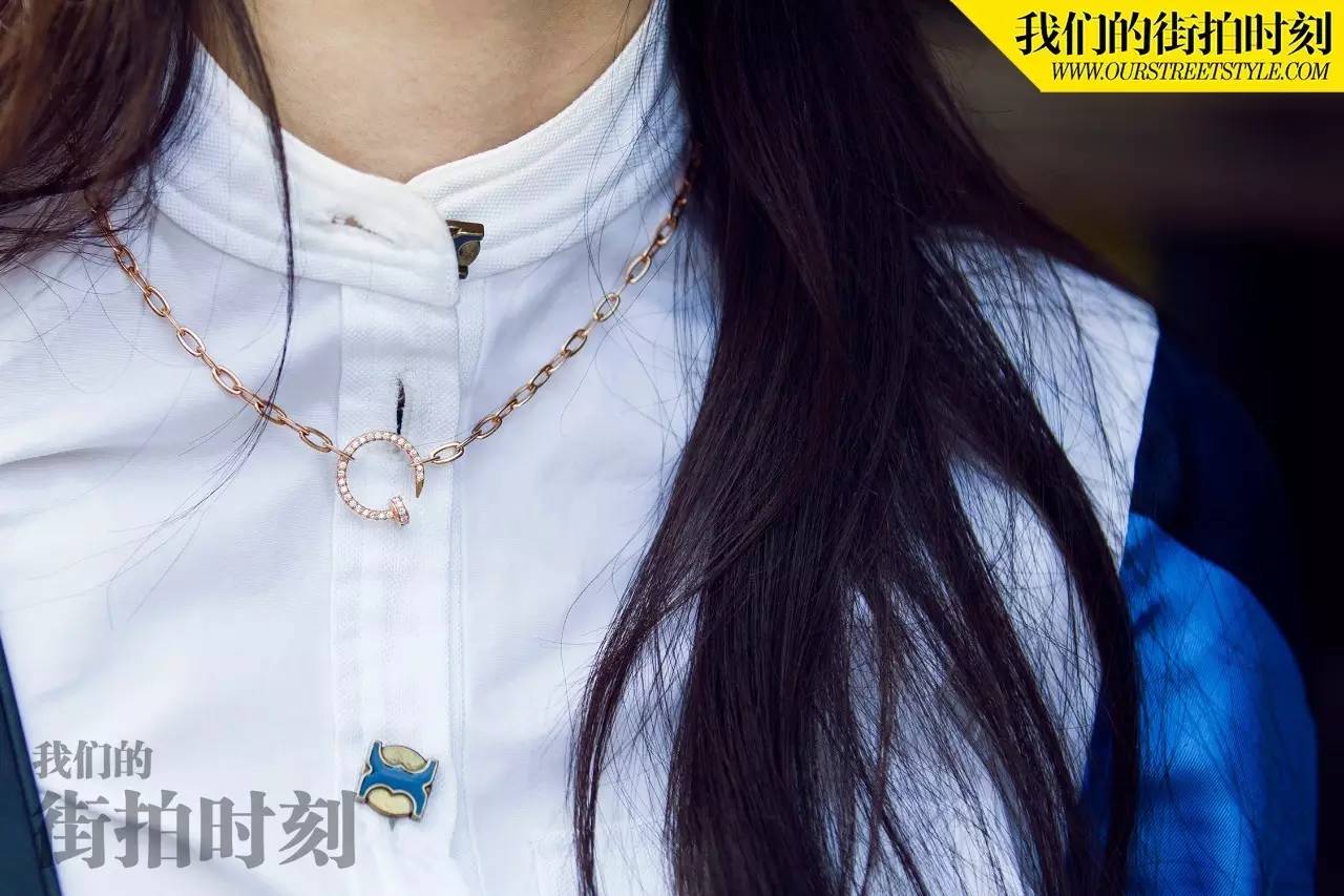 街拍时尚大方显年轻气息,王珞丹街拍