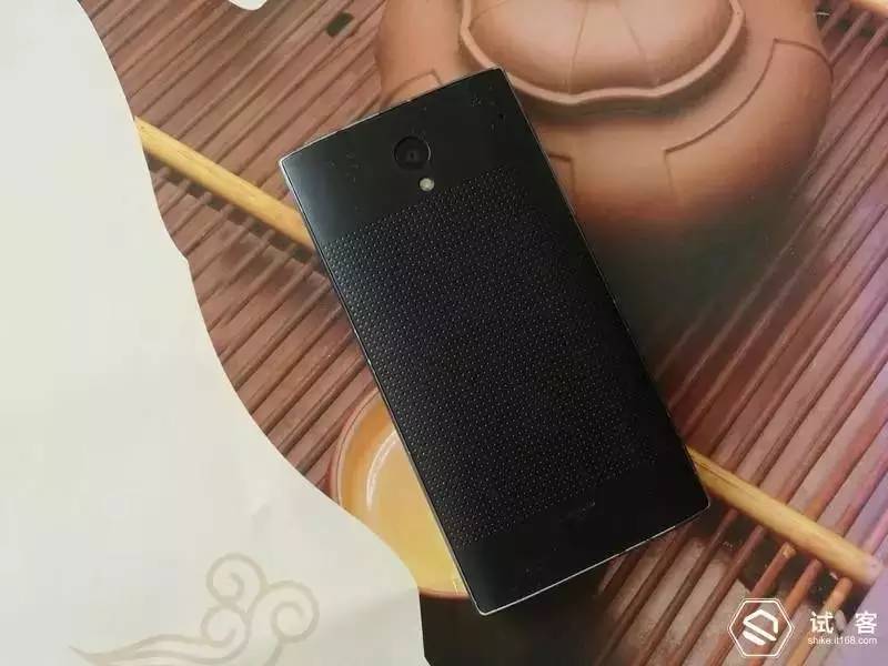 夏普305sh算是全面屏吗,夏普电视黑科技