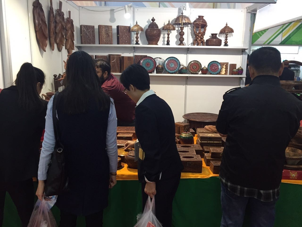 中国企业给拉美献上爱的抱抱(2)