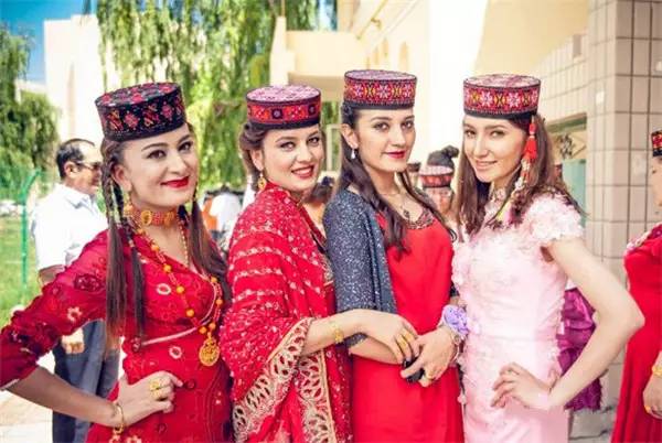 看头条后天就能从克拉玛依坐火车到喀什啦！