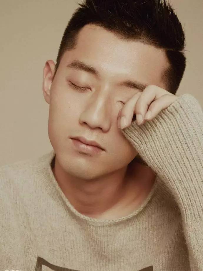 倪妮菱格棉服穿搭,杨幂倪妮新中式穿搭