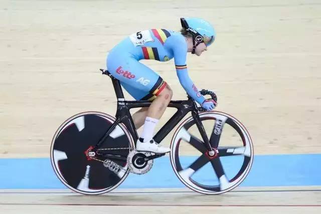 香港场地世界杯拾遗DIAO炸天连体骑行服巡礼