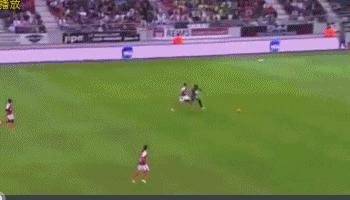 巴神零角度射门,巴神空门不进集锦