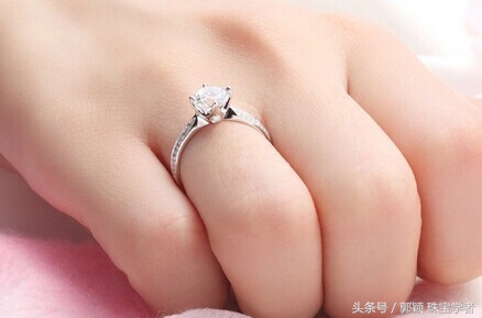 50分钻戒用铂金还是18k做戒托合适,钻戒戒托选18k黄金和18k白金