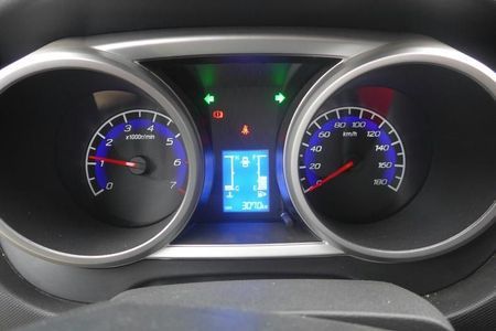 五菱宏光挑战丰田霸道4.0,五菱宏光挑战一切