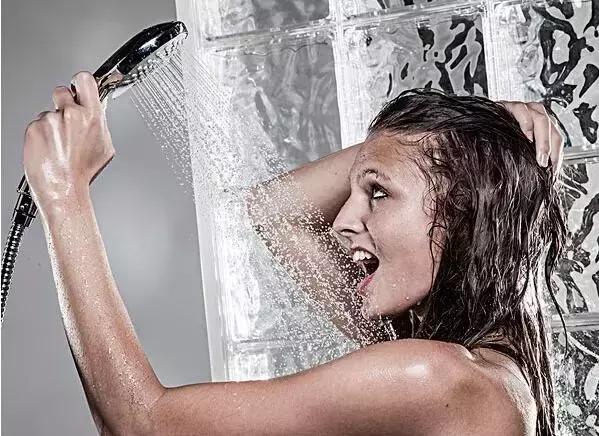 月子该怎么做预防头疼,月子要怎么做才能把身体养好