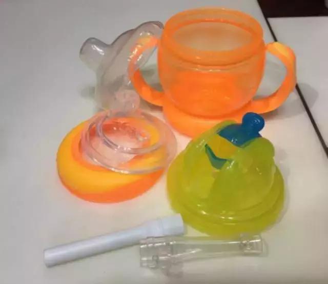 小孩选择什么饮水杯好用,儿童饮水杯怎么选