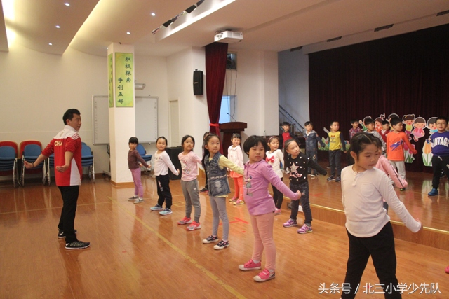 家校互动实践家长开放日开展策略,家校共育亲子互动活动小学