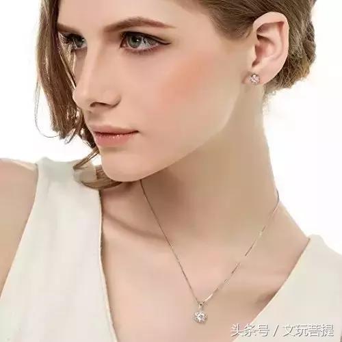 银饰品为什么会变黑,银饰品变黑了怎么办一招教你变新