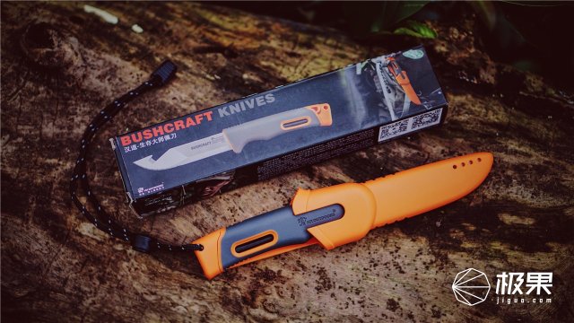 这盒子还没手掌大，里面的工具却比工具箱还全，野外保命全靠它