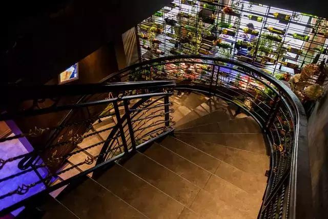 老板壕打5.8折，​全年无休摄魂小龙虾，逼爆头我都要吃到Ta