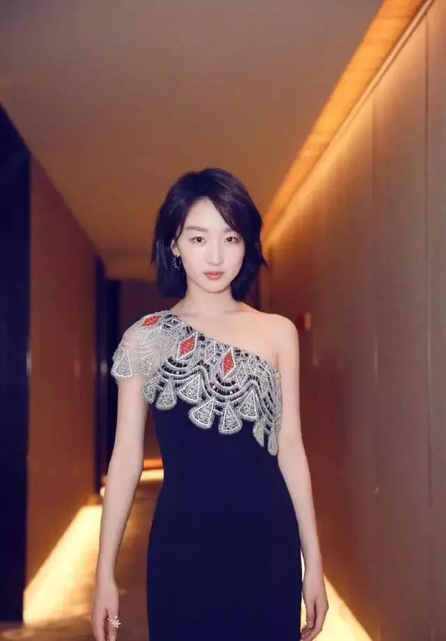 麻雀周冬雨哭戏蓝色旗袍,麻雀周冬雨哭戏在哪一集