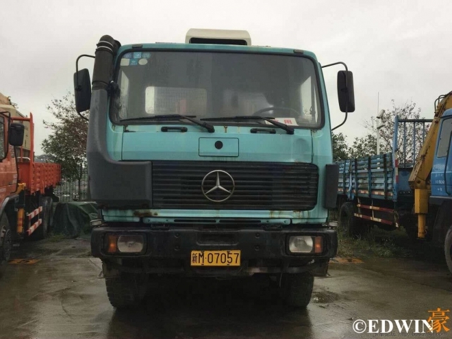 奔驰国产大卡车,奔驰卡车和国产卡车