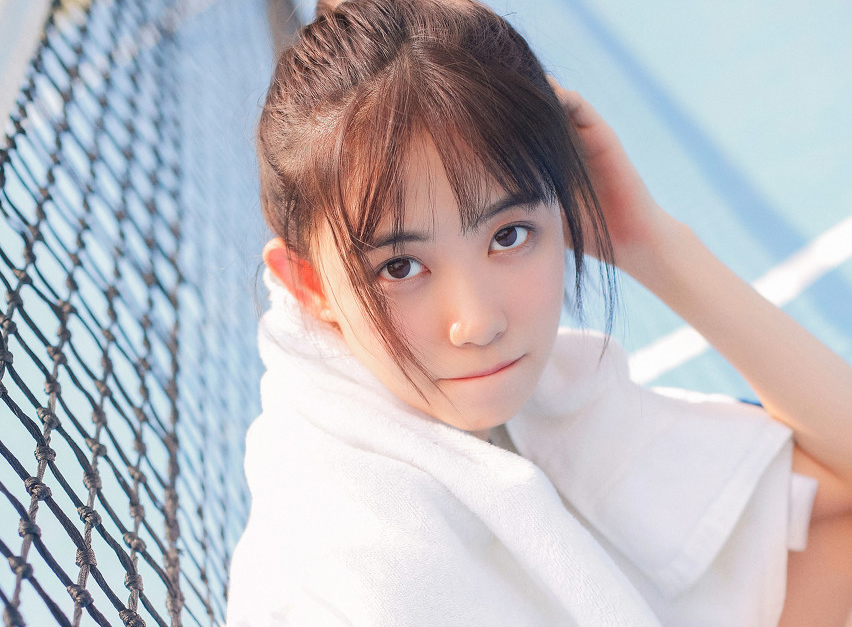 父亲破产她求救豪门总裁的小说,父亲破产她求总裁救他