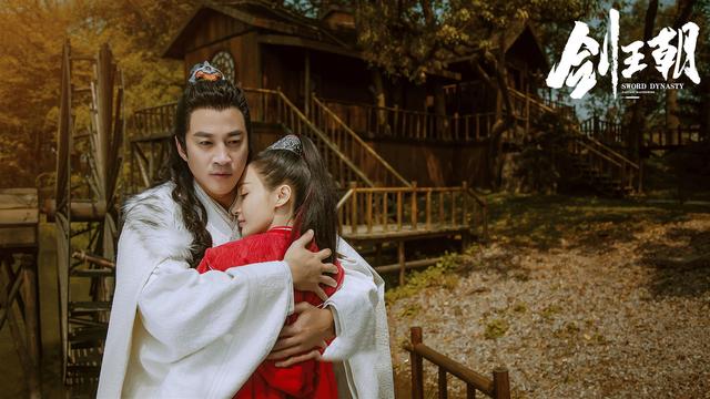 小说：亲人祈福却遭遇*攻围**，小伙心急如焚，极速飞往事发地！