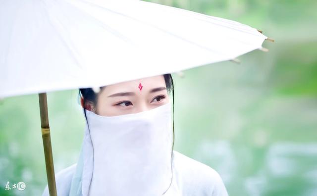 小说：他牺牲数百名手下抢回的药草，却被女子偷走，他：你真该死