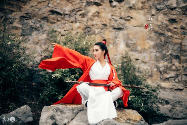 小说：*男美**大夫身份曝光，大户人家的少爷，好友劝她不要跟他恋爱