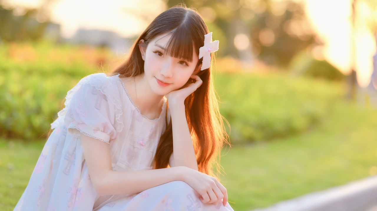 小说：她跟太守父亲大秀父女情，寄人篱下的表姐反而看不过去了