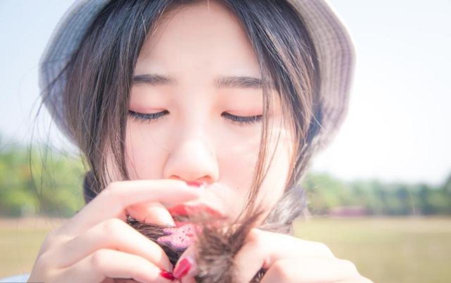 小说：遭遇异世又如何，美女拥有囤货空间，分分钟种田上千亩