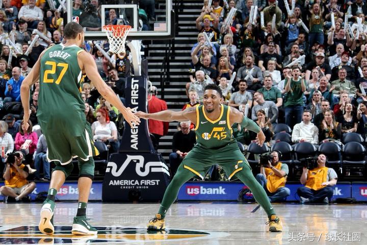 【球长翻译】从菜鸟到球队当家,多诺万-米切尔经历了怎样的变化