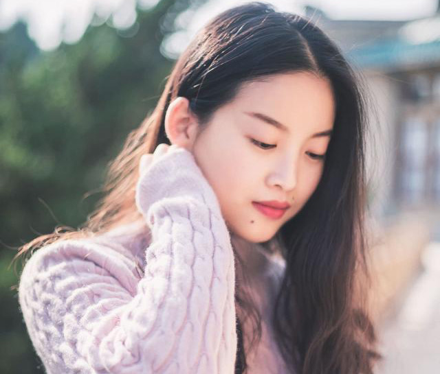 小说：男子丢下萌宝去参军，久别十年回到家，萌宝把他当成陌生人