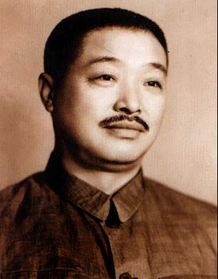 位列十大元帅之首，*德朱**的军衔命令状却不是001号，那001是谁？