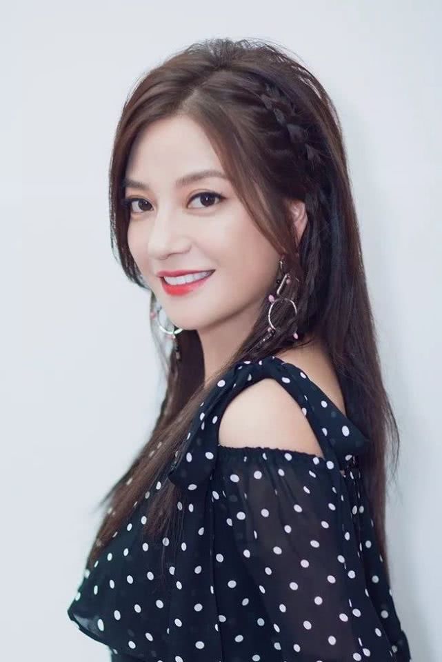 赵薇：顶风作案野心炸裂，罪行不仅仅亲日辱华，如今下场大快人心