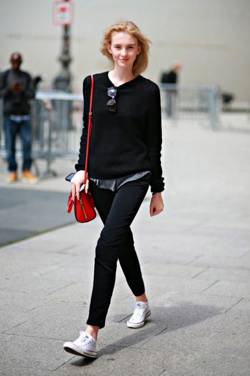 为什么说黑白灰穿搭是经典的理由,黑白灰最基础的颜色穿搭