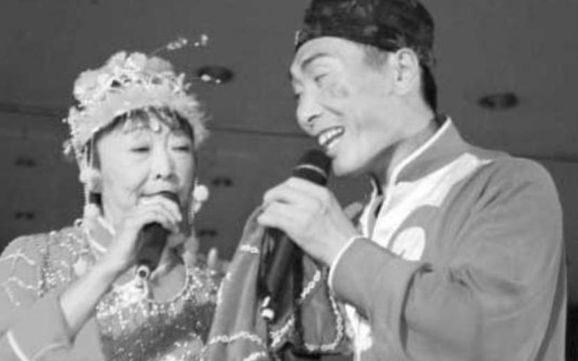 90后娶60岁老太太真实事件,25岁小伙不顾反对娶60岁大妈