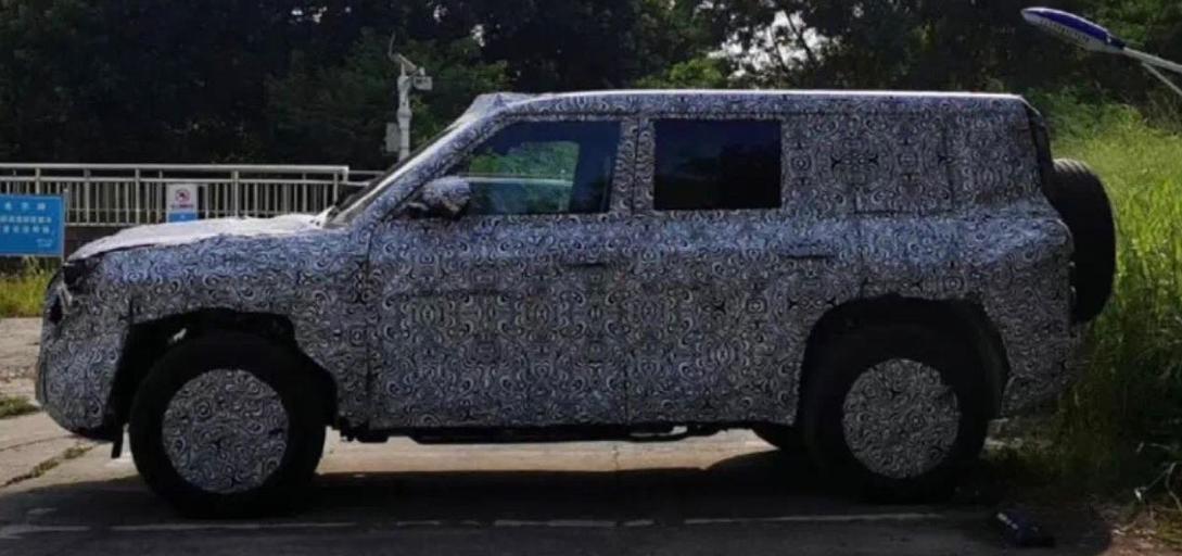 比亚迪全新硬派大型suv路试,比亚迪四驱硬派越野车有几款