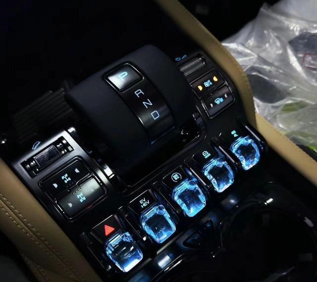 大型suv推荐路虎卫士,国产路虎卫士哪款最好