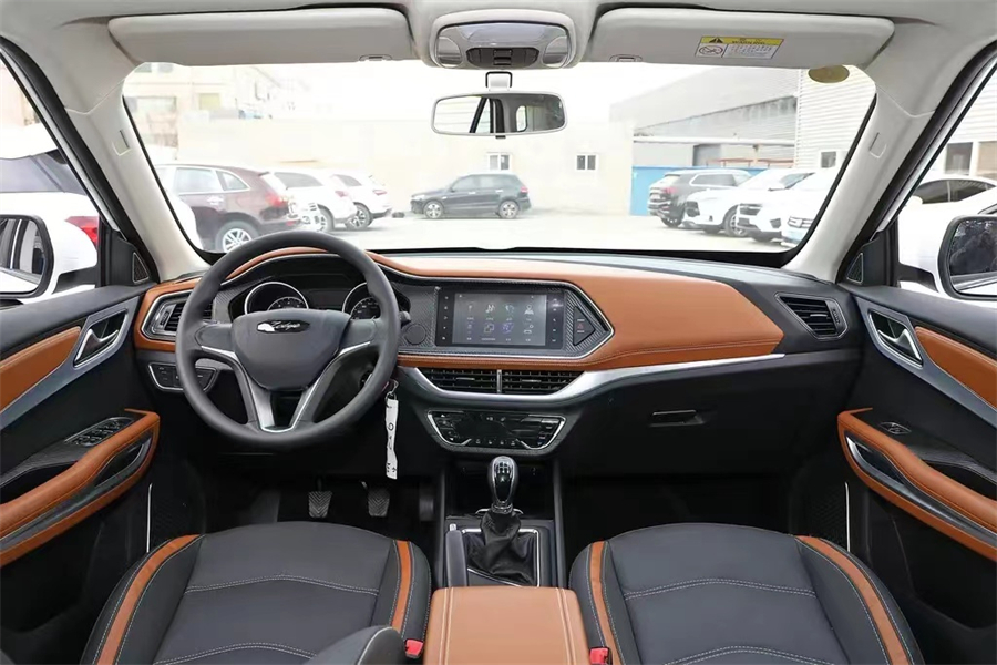 众泰新款t300l上市售价5.98万元 (售5.98万元新款众泰t300l车型上市)