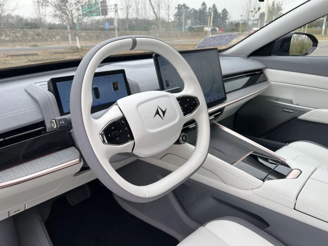 试驾东风奕派eπ007颜色,试驾东风奕派eπ007