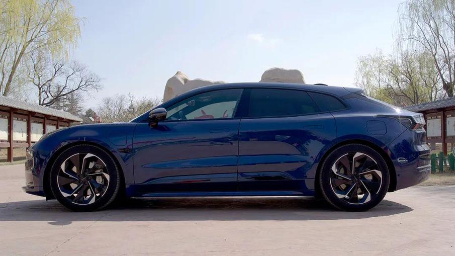 讲真，2023款极氪001的这波操作，小编都忍不住怦然心动了！