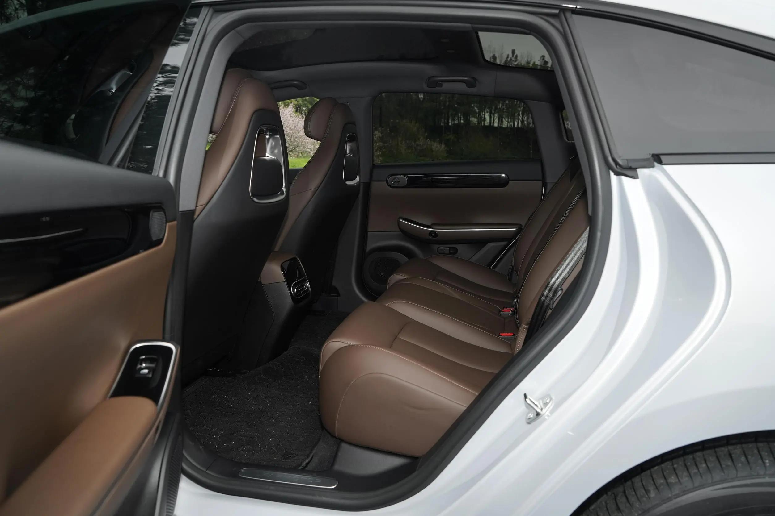 零跑c012023款525舒享版落地价多少,零跑525公里c01电池续航测试